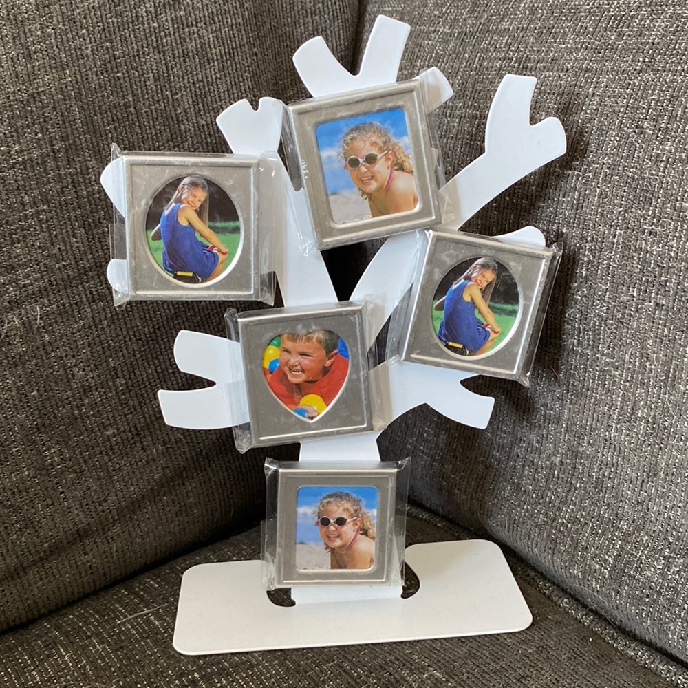 Metal tree magnetized 2”x2” frames